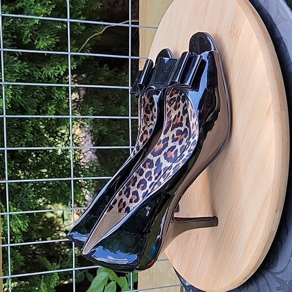 Jessica Simpson Womens Kendale Patent Leather Bow Peep Toe Heel Black Size 8.5 - Picture 2 of 13
